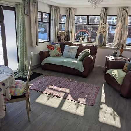 Ferny Roost Cabin. Wrexham Zewnętrze zdjęcie