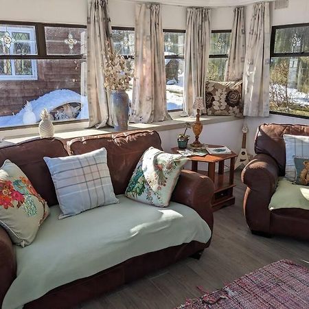Ferny Roost Cabin. Wrexham Zewnętrze zdjęcie