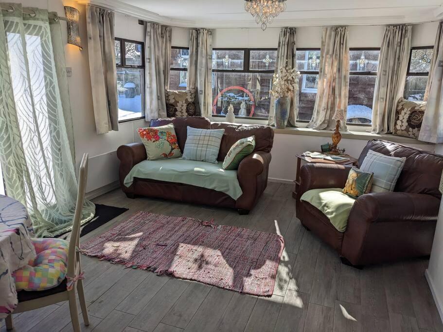 Ferny Roost Cabin. Wrexham Zewnętrze zdjęcie